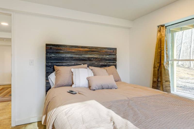 Lower-level queen bedroom