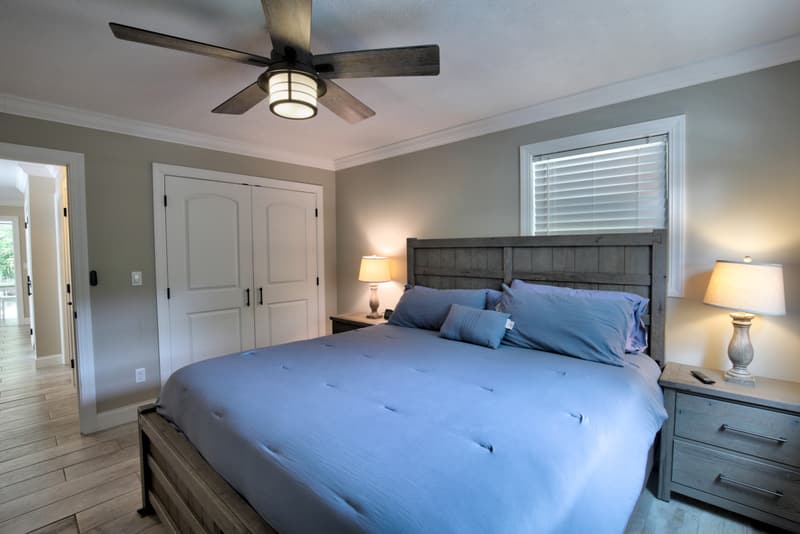 Main-floor king bedroom